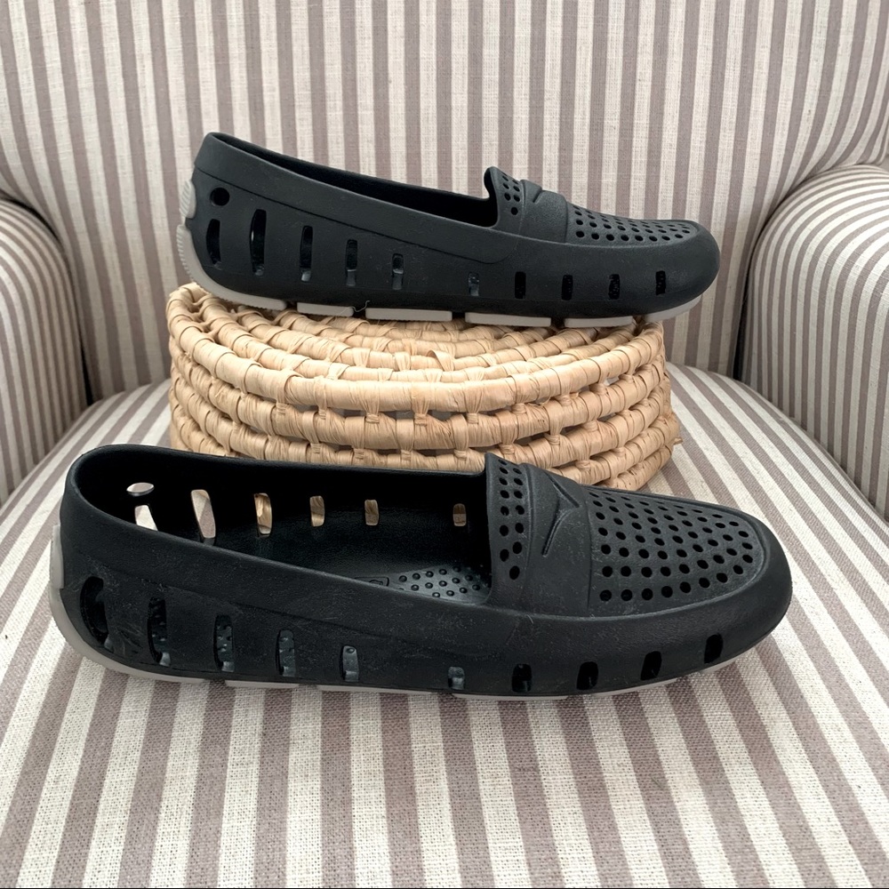 Floafers Water Loafers Women’s Sz 9 Deep Navy